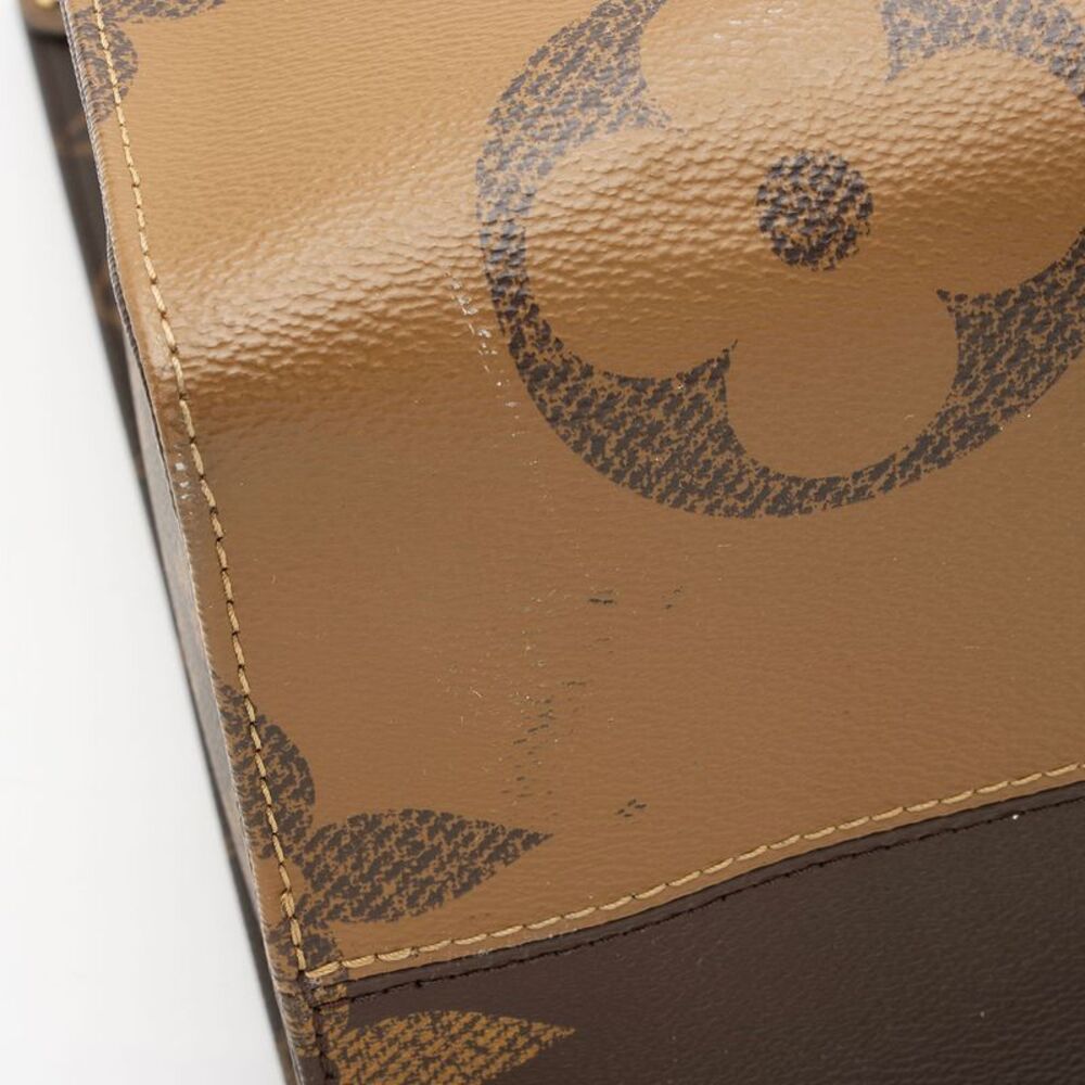 Louis Vuitton Giant Monogram Canvas Onthego GM Tote - Picture 11 of 16